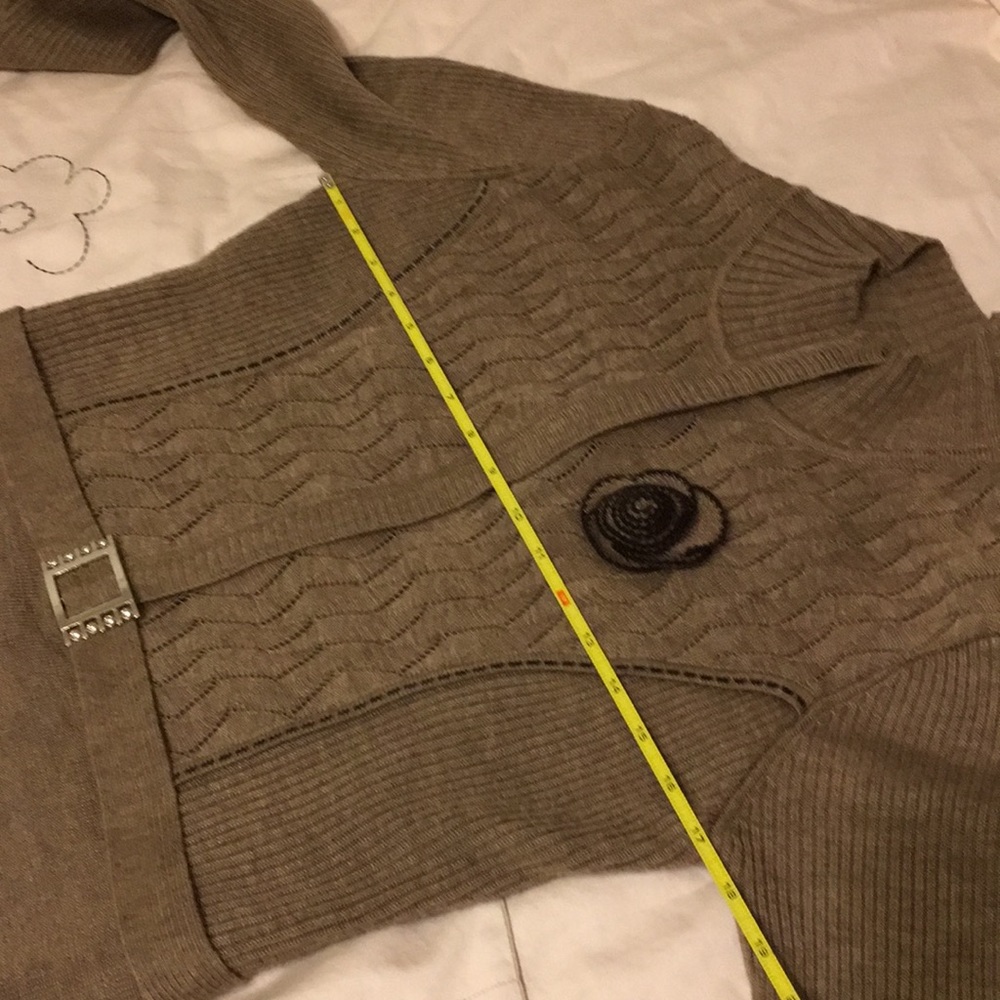 Used sweaters - Picture 6 of 8